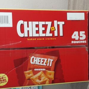 Cheez-It Original Baked Snack Crackers 45 Pouches Box, 67.5 oz